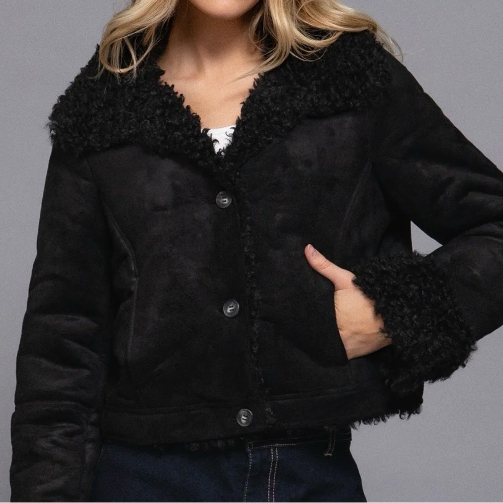 Cozy Black Teddy-Trim Jacket - Picture 4 of 14